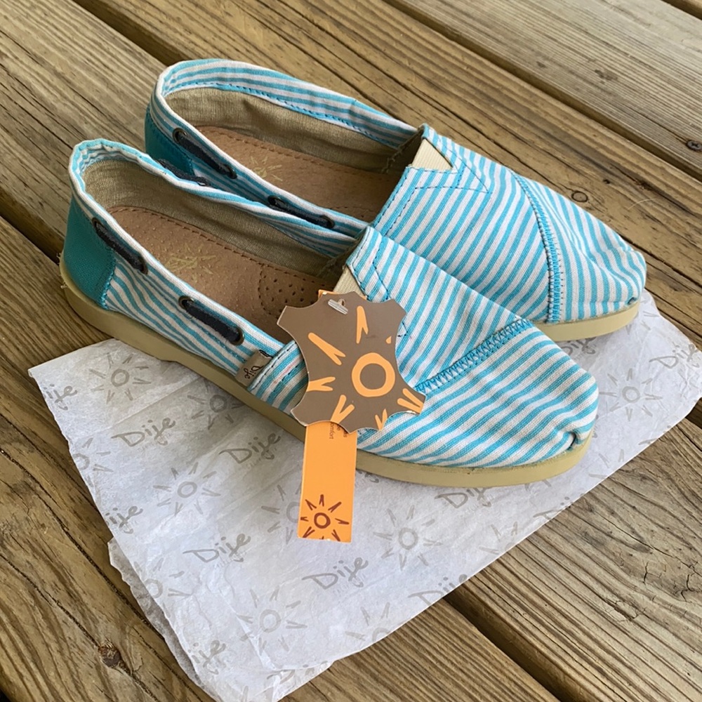 Dije California Casual Canvas Slip Ons- Light Blue